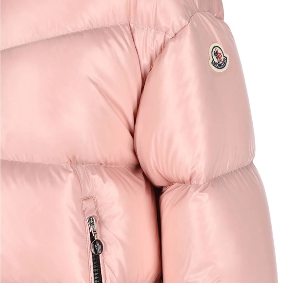 Moncler
Moncler Logo Patch Zip-Up Puffer Jacket
Size 0
Fits a size S comfortably - Picture 3 of 3